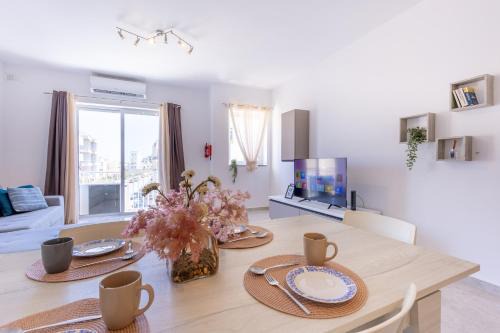 Għadira Apartamento | Seaside Serenity 5 - few mins walk to the beach by QuickTrips