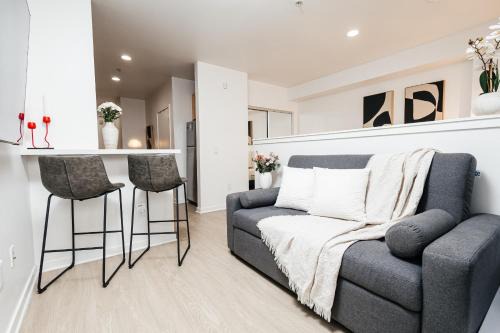 Downtown Apartamento | Seaside Serenity - Chic Santa Monica Studio