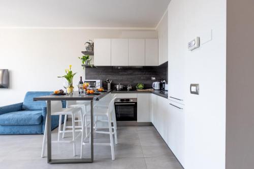 Calambrone Apartamento | Seaside Studio with Swimming Pool and Parking