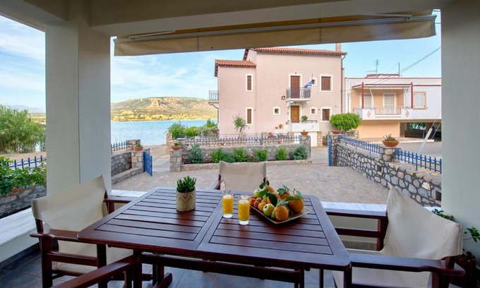 Papadhianika Casa | SeaSight Living Apartment