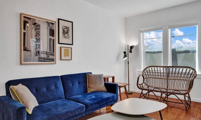 Northeast Miami Cabaña | Season Discount!! Biscayne Deluxe House, 4br/2bath, Free Parking, Garden & Bbq!