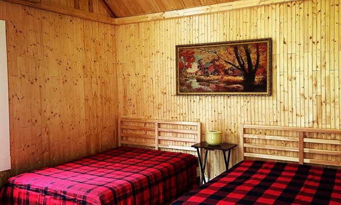 White Lake Cabaña | Casas de temporada de la colonia con piscina al aire libre