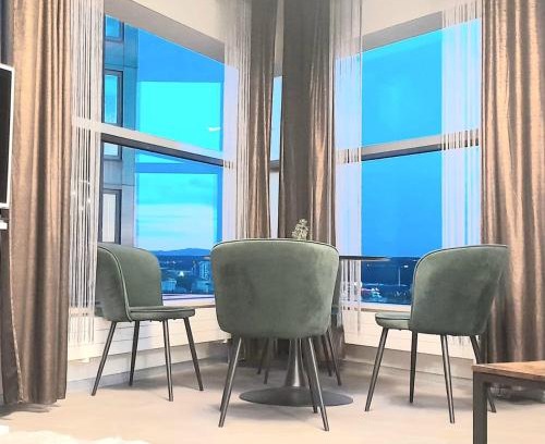 Srodmiescie Apartamento | SeaTowers 28 Floor Waterfront PANORAMIC PENTHOUSE! Sea & City View from GLASS CORNER TRIANGLE! 75m2! Terrace!