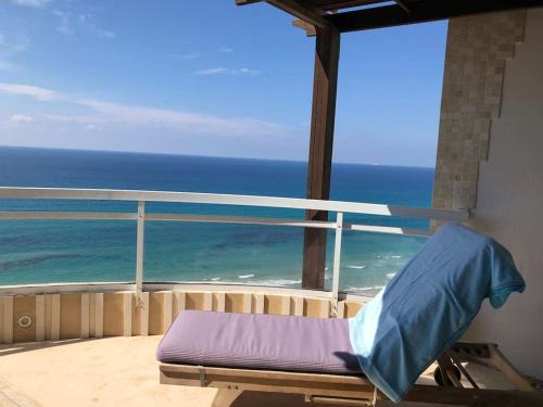 Netanya Apartamento | SeaView, 4br beachfront penthouse