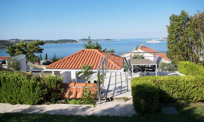 Plat Apartamento | Seaview apartment with swimming pool just 5 min from the beach