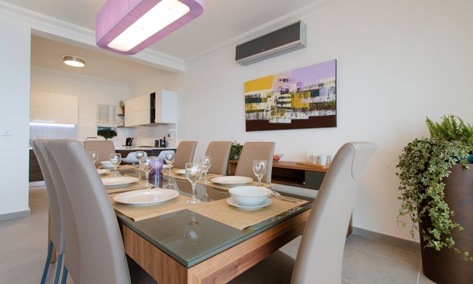 Sliema Apartamento | SEAVIEW APT INCL POOL IN SLIEMA