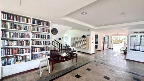 Kram Apartamento | Seaview Condominium A12