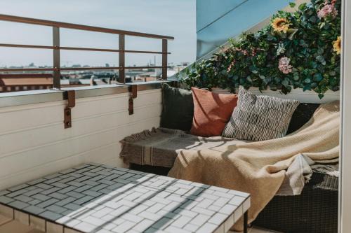 Kallio Apartamento | Seaview Loft with Private Balcony and Sauna