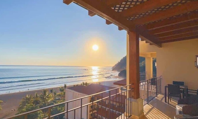 Barrio Los Faroles Condominio | Seaview Oasis: 1-BR Suite in Croc's casino resort