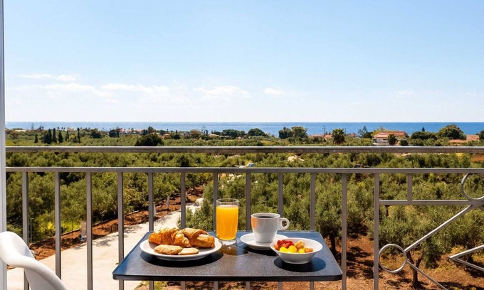 Agrilos Apartamento | Seaview Serenity - Beachside Getaway