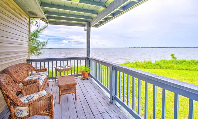 Micco Cabaña | Sebastian Cottage on Indian River w/ Grill!