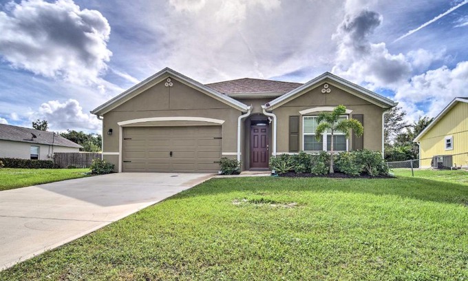 Sebastian Highlands Casa | Sebastian Retreat with Patio Less Than 9 Mi to Beach!