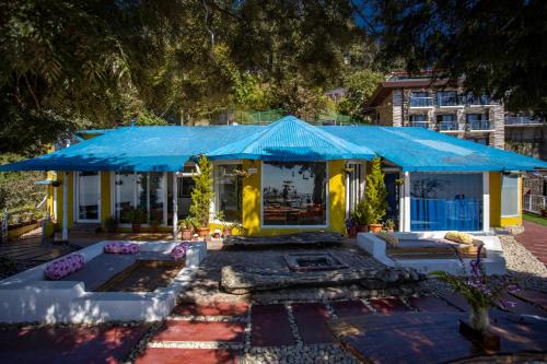 The Mall Road Complejo | Seclude Mussoorie, Winterline