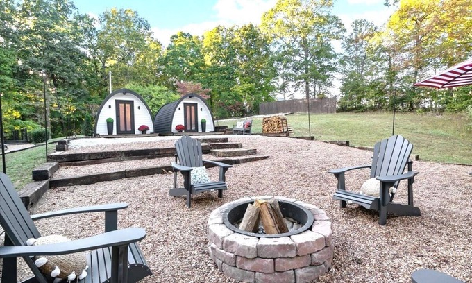 White Bluff Casa | Secluded 10-Acre Retreat, 2 Properties w/in 5 min walk of each other - Sleeps 14