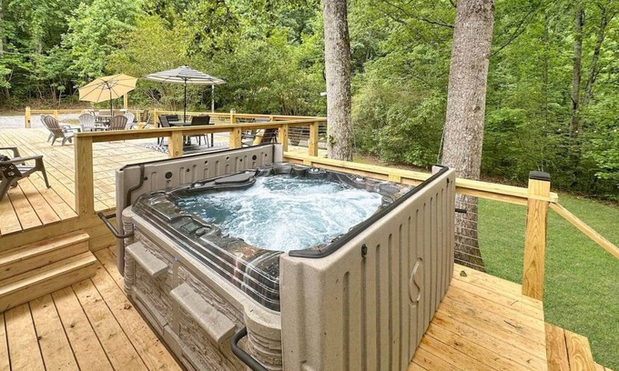 Trenton Casa | Secluded 10-acre villa, sleeps 23, hot tub!