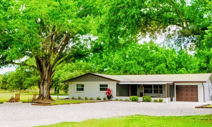 Braden River Casa | Secluded 5 Acre Family-Friendly Escape