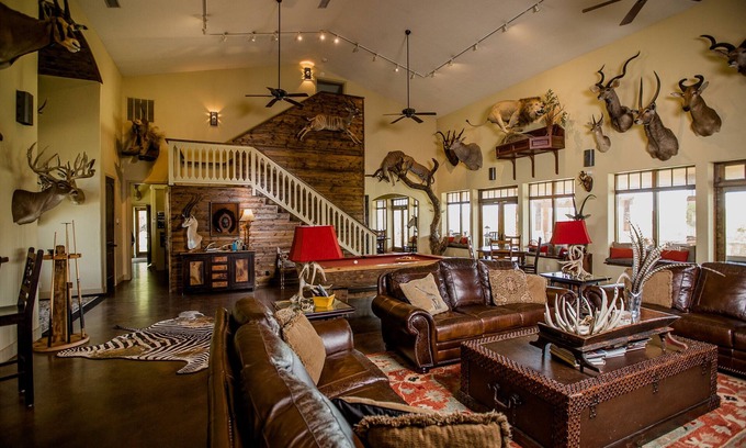 Mullin Cabina | ¡No solo un lugar para quedarse, sino toda una estancia de lujo en un rancho de Texas! Reservar ahora.