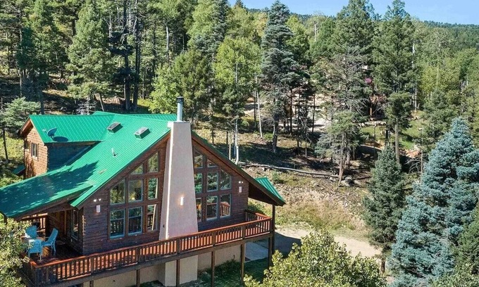 Angel Fire Cabina | Secluded Angel Fire Cabin w/Amazing Views, Hot Tub & Fiber Internet