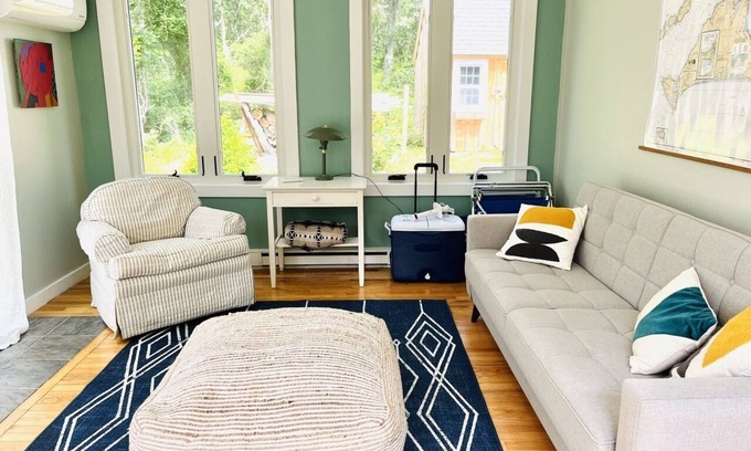Aquinnah Casa | Secluded Aquinnah Cottage
