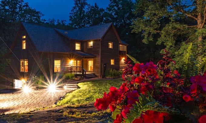 Edmond Casa | Secluded but only 5 minutes from New River Gorge Bridge
