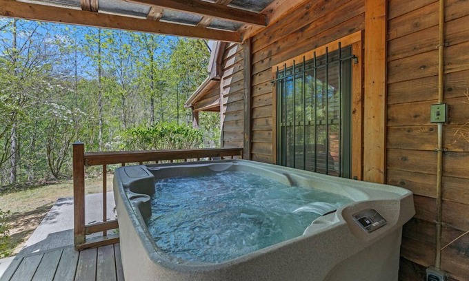 Caton Cabaña | Secluded Cabin in the Mountains w/ Hot Tub & MORE!!