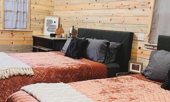 Forks Cabina | Secluded Cabin in the Woods-2/Queen Beds