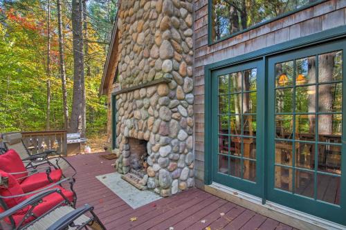 Conway Casa | Secluded Conway Home with Theater Room and Hot Tub!