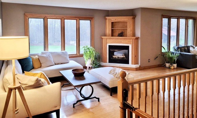 Oro-Medonte Casa | Secluded Countryside Estate with Private Trails