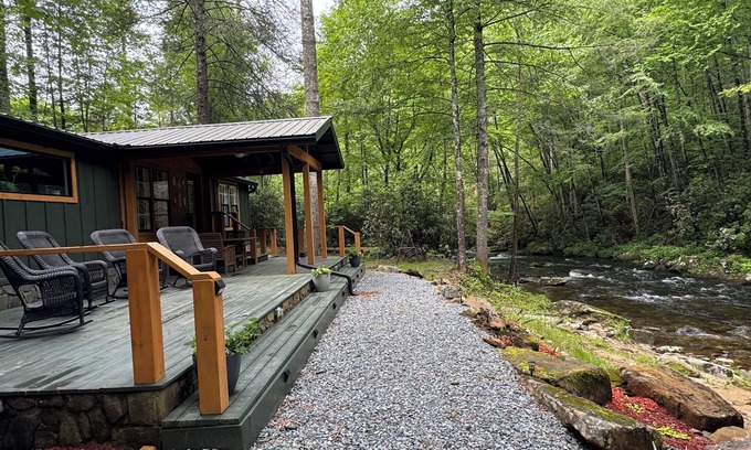 Robbinsville Cabaña | Big Snowbird Camp - Creekside Cottage with Fishing and Creek Fun!