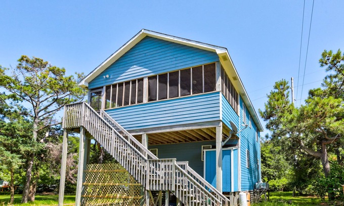 Frisco Casa | Secluded dog-friendly home with fast WiFi, washer/dryer, and central AC