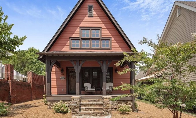 Pisgah Cabaña | Secluded Getaway at Wayward Cottage