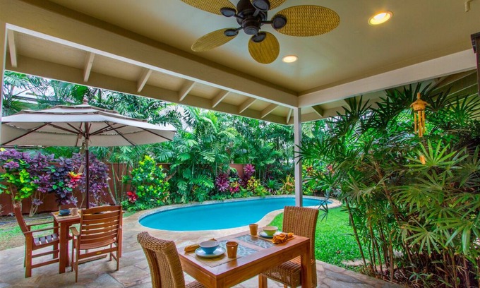 Kailua Casa | Casa aislada con piscina en una comunidad cerrada, a pasos de la hermosa playa de Kailua