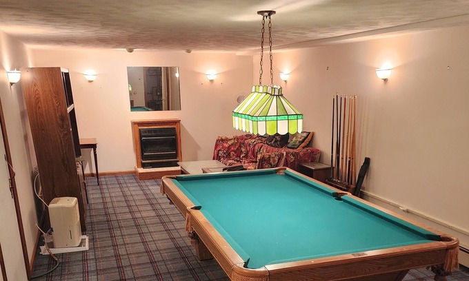 Harborcreek Casa | Secluded Lake Erie Retreat. Perfect for Large Family holidays!