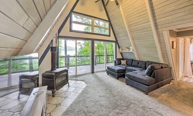 Baxter Casa | Secluded Lake House with Amazing Views