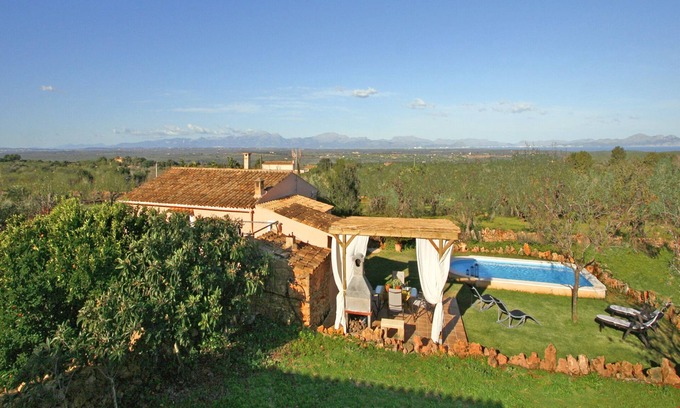Petra Casa | Situación aislada, vistas fantásticas, piscina, terraza, entorno natural