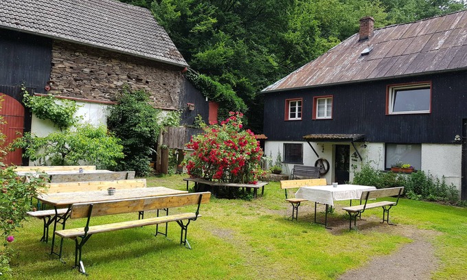 Immerath Casa | Secluded location in the forest! Renovated farmhouse, family and pet friendly