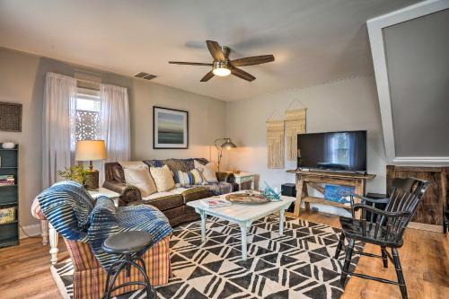 Lothian Casa | Secluded Lothian Farmhouse on 45 Acres with Fire Pit