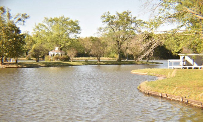 Elmo Casa | Secluded Modest Cabin on Beautiful and Stocked Fishing Lake