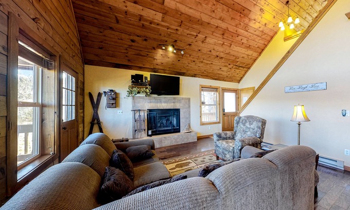 Cripple Creek Casa | Secluded Mountain Escape W/ Private Hot Tub, Full Kitchen, free WiFi, & More