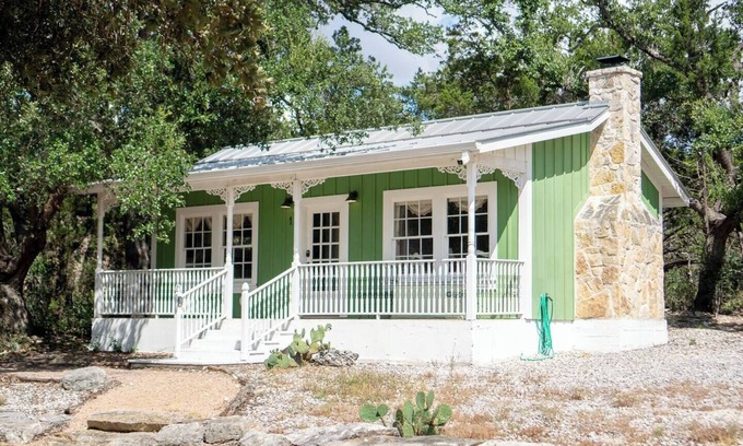 Canyon Lake Cabaña | Cabaña con Encanto Shabby Chic de 1 habitación con cocina