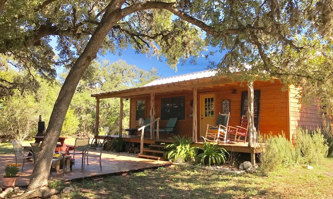 Utopia Cabina | Four Sisters Ranch Cabin, entre Garner y Lost Maples. Aislado y privado!