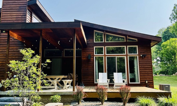 Pullman Cabina | Secluded & Restful! Modern Cabin-close to South Haven, Fennville, Saugatuck!