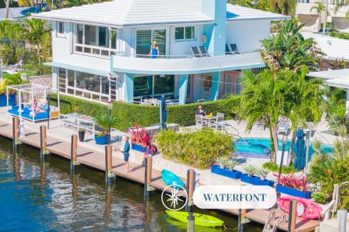 Coral Ridge Casa | Secluded retreat Heated pool Dock Access Quiet Neighborhood SaltAire Key RESlDENCES