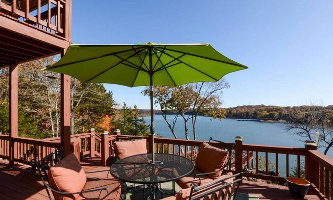 Golden Casa | Secluded retreat on bluff overlooking Table Rock Lake