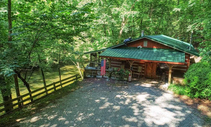 Gatlinburg - Pigeon Forge Cabina | NUEVO refugio frente al río