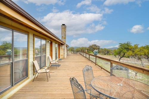 Medina Casa | Secluded Texas Hill Country Vacation Rental - Deck