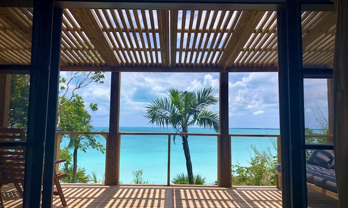 Gregory Town Cabaña | Secluded waterfront cottage