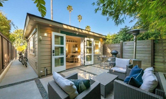 Beach Barber Tract Casa | Secluded Windansea Beach Rental Cottage