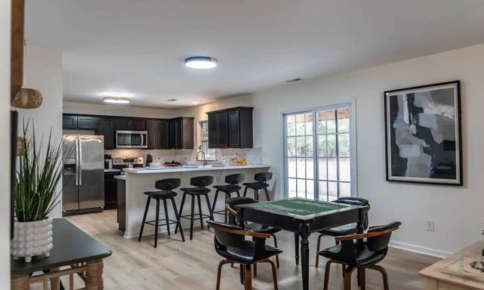 West End Casa | Seclusion meets Sophistication: West End Farmhouse