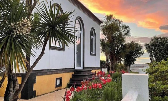 Santa Cruz das Flores Casa | Secular house (T2+1) with stunning views and whirlpool bath